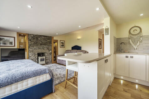 Living/Kitchen Ar...