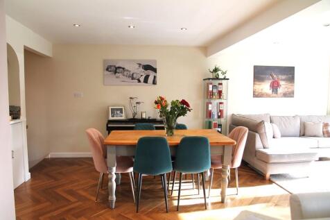 Open Plan Living/...