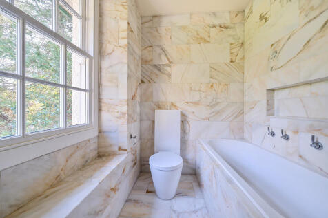 En-suite Bedroom ...