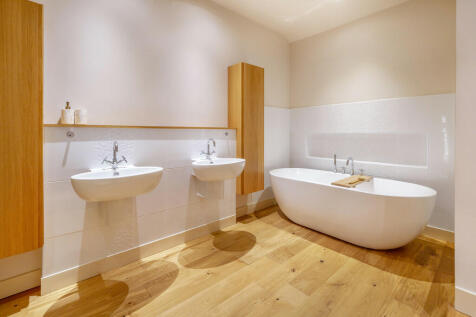 Ensuite to master...