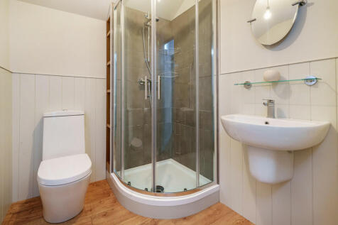 The Annexe Shower...