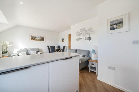 Living Room/Kitch...