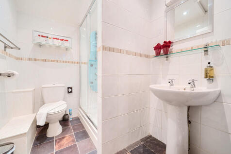 En-suite Shower R...