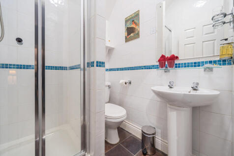 En-suite Shower R...