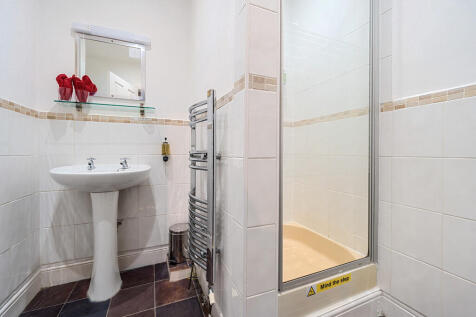 En-suite Shower R...