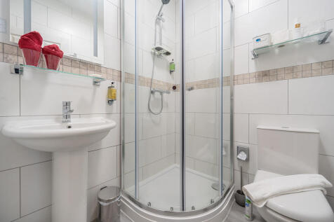 En-suite Shower R...