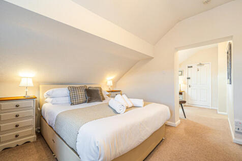 Letting Bedroom 1...