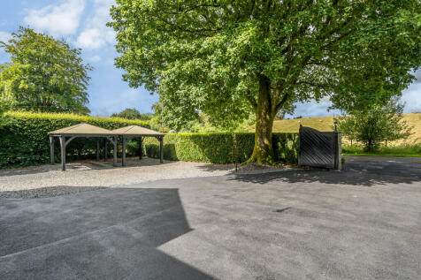 Driveway/Car Port