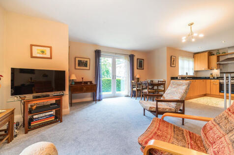 Open Plan Living/...