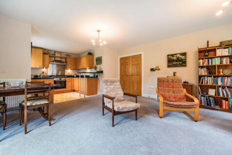 Open Plan Living/...