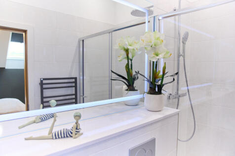 Ensuite shower 