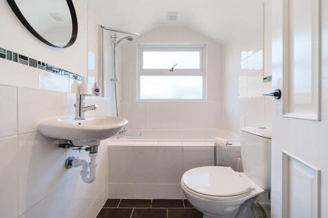 Bedroom 1 - en-su...