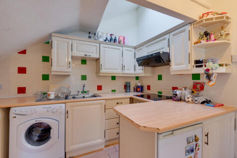 Flat 2: Kitchen