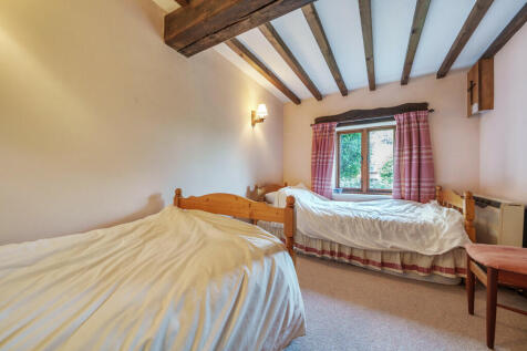 Garden Cottage Be...