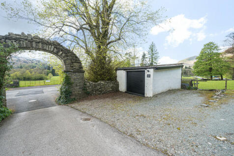 Detached Garage