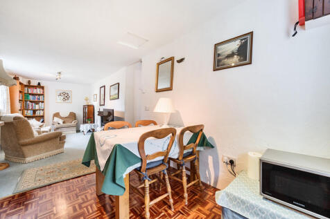 Cottage Open Plan...