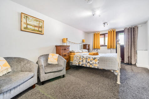 Annex Bedroom Sui...