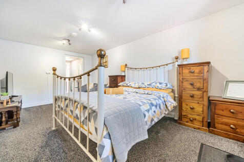 Annex Suite Bedro...