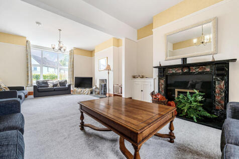 Spacious Lounge