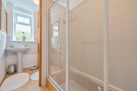 En Suite Bathroom...