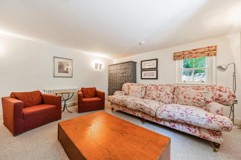 Sitting Room/ Snu...