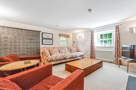 Sitting Room/ Snu...