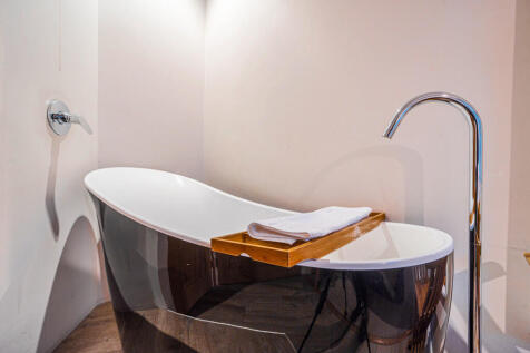 Freestanding Bath...
