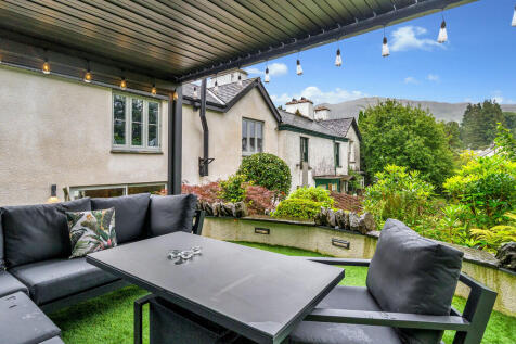 Pergola Seating A...
