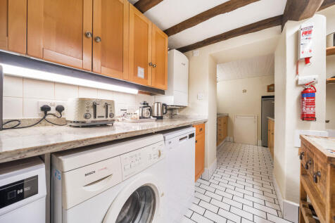 Kitchen/ Utility