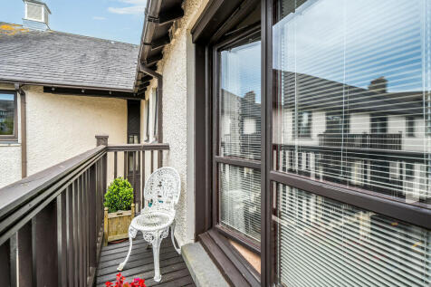 30 Ashleigh Court...