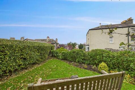 Wood Close Garden...