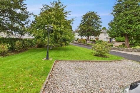 Wood Close Garden...