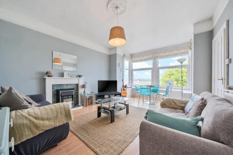 Living / Dining R...