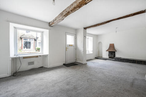 Snug/Dining Room 