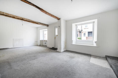 Snug/Dining Room 