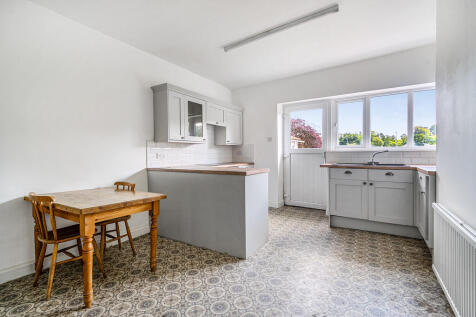 Kitchen/Breakfast...