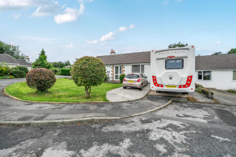 1 Tarn Close