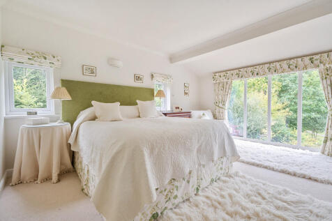 Principal Bedroom...