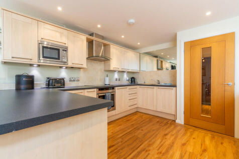 Open Plan Living/...