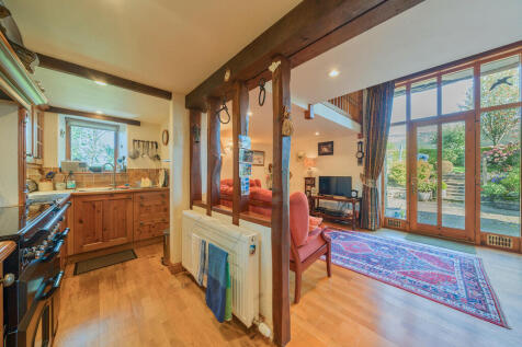 Kitchen/Living Ro...