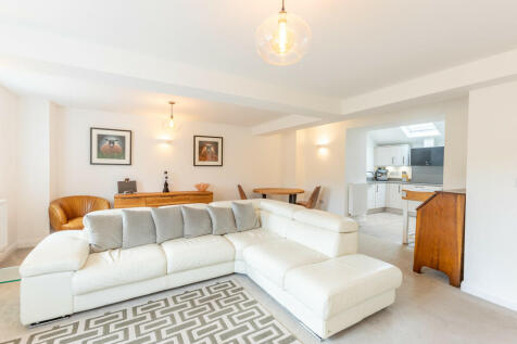 Open Plan Living/...