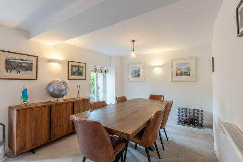 Dining Room/Bedro...