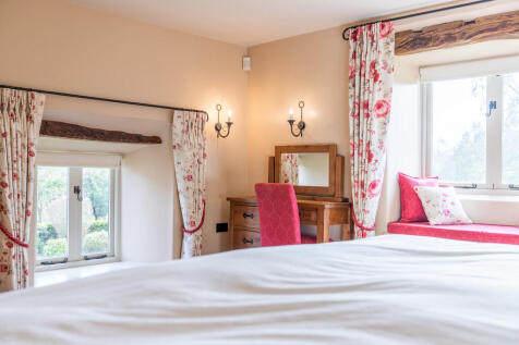 Master Bedroom wi...
