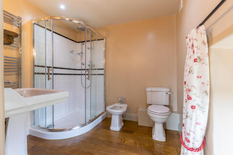 En-suite To Maste...