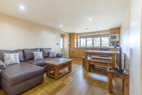 Cottage 1 - Livin...