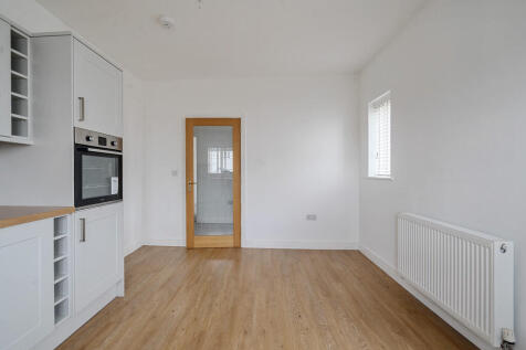 Kitchen/Dining Ro...