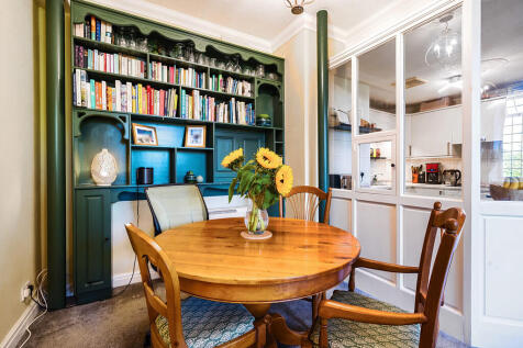 Living/Dining Roo...