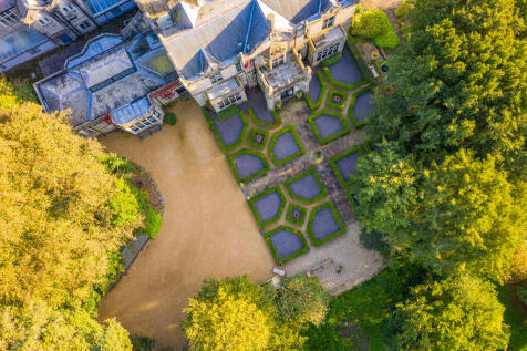 Aerial of the Kno...