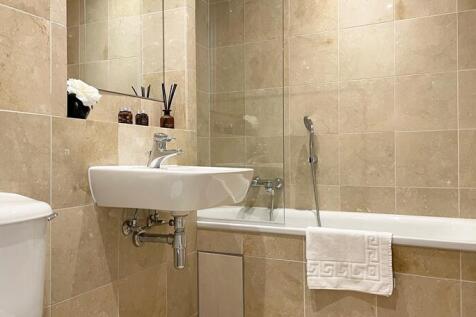 Master Bedroom En-suite 