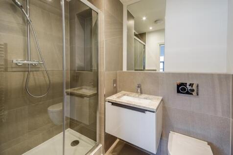 Bedroom 1 - En-Suite Bathroom